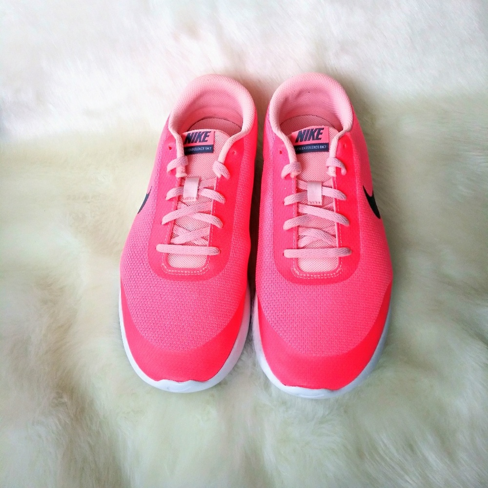 Nike Flex Experience RN Womens Sneakers - Picture 2 of 8